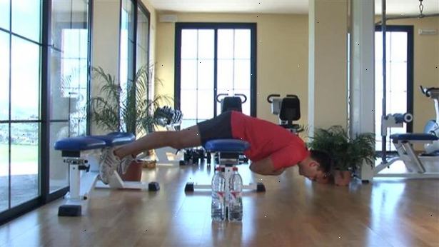 Hur du utöva din rygg. Gör en 90/90 neutral rygg stretch.