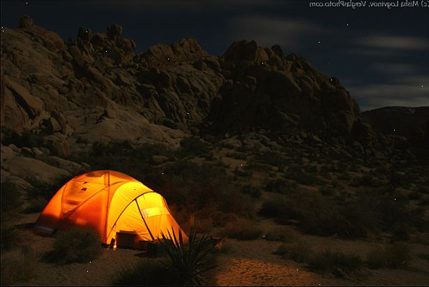 Hur läger nära Joshua Tree National Park. Vet att insidan Joshua Tree National Park, det finns 9 olika campingplatser.