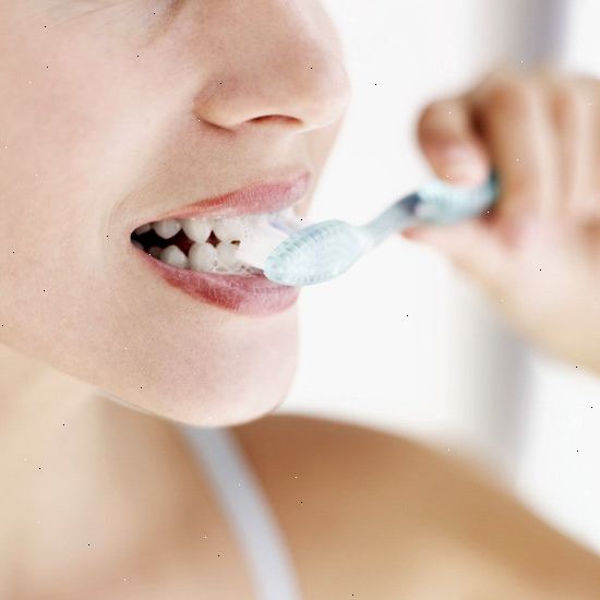 Hur man håller en ren tandborste. Den europeiska Tandläkarförbund ger en detaljerad sammanfattning av ren tandborste etikett.