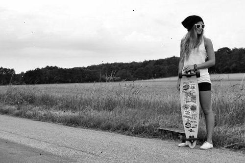Hur kan man vara en skater flicka. Börja med en bra skateboard.