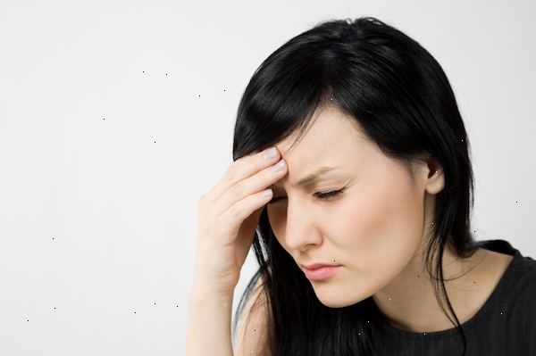 Hur man handskas med migrän. Innan de söker behandling försöka veta om du lider en migrän, och inte en enkel huvudvärk eller.
