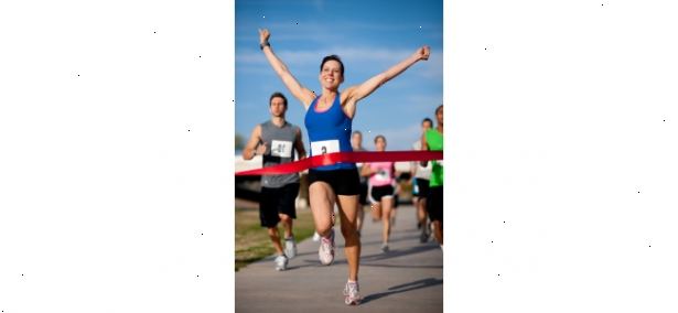 Hur att motivera dig själv att springa regelbundet. Om du är ur form, och särskilt om du är ganska överviktig (20-plus pounds eller mer), börja med att gå 20-30 minuter, ett par gånger i veckan.
