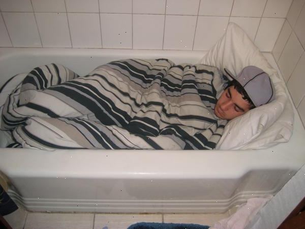 Så att sova i ett badkar. Se till badkaret är stor.