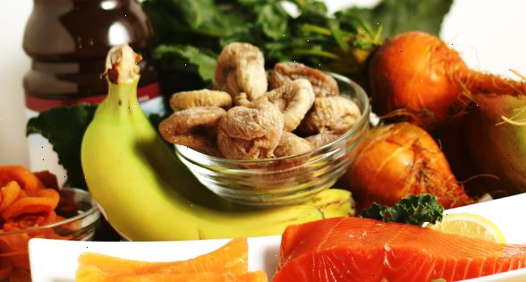 Hur följer en låg natrium diet. Lär dig att smaka din mat i sin naturliga eller tillagat tillstånd.